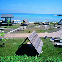 位於花蓮磯崎的海水浴場，是東海岸少數可以弄潮的地點之一。東管處已經將露營與戲水設施整建完成，可以提供遊客進行遊憩活動。