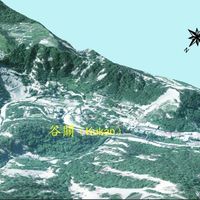 谷關地區的航空照片疊合立體模型圖。雖然遭受地震侵襲，但谷關卻沒有嚴重災害產生，只有照片右上與左上各一個中型的崩塌地，以及零星數個小型崩塌地。