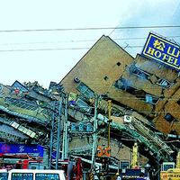 臺北市松山區的東星大樓，在921集集大地震中倒塌，造成79人死亡。本張照片拍攝時間為9月21日清晨7點50分，仍可見濃濃的煙自廢墟中冒出。