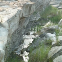 921地震之後，大安溪的河床也因為車籠埔斷層通過，造成岩磐隆起，大安溪下切，形成河床被切割的現象。也形成侵蝕性河階。