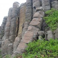 The columnar basalt in the Tongpan Geopark, due to weathering of the basalt, often collapses after heavy rain, forming an unstable slope.