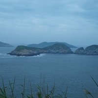 Matsu's highest mountain, looking around, the headlands and bays, ports, and the coastline or fishing boats of Fujian Province across the north and south poles are all under the eye; many islands around Beigan are more vivid, the islands where terns gather, There is also a 